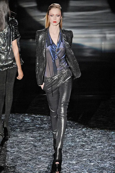 Look 48